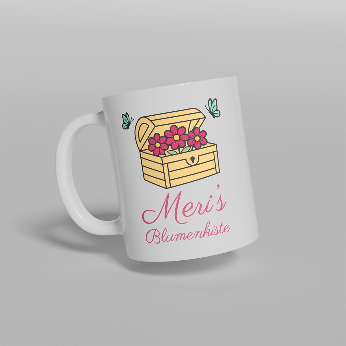 Branding auf einer Tasse für ein Dekorationsgeschäft